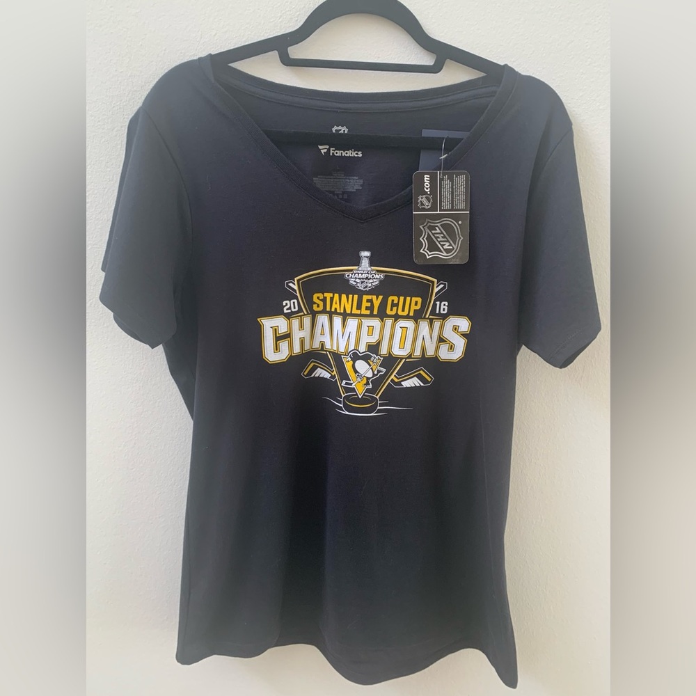 SZ L Fanatics 2016 Stanley Cup Champions V-Neck Short Sleeve TSHIRT